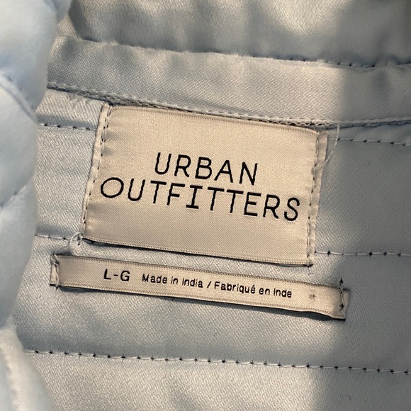 Navy and Cream Women's Quilted Jacket - Picture 2 of 8